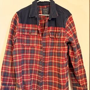 American Eagle Outfitters Red and Blue Plaid Casual Button Down Shirt